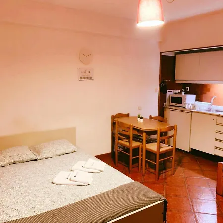 Cozy Studio W/ Pool & Terrace *
